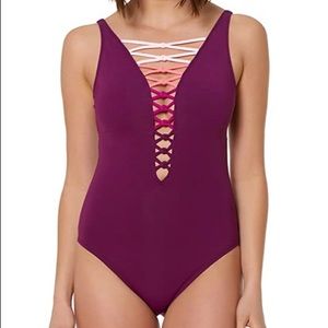 Bleu Rod Beattie Let’s Get Knotty One Piece